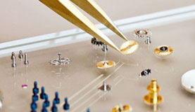 南宁万国指定维修门店打开表壳